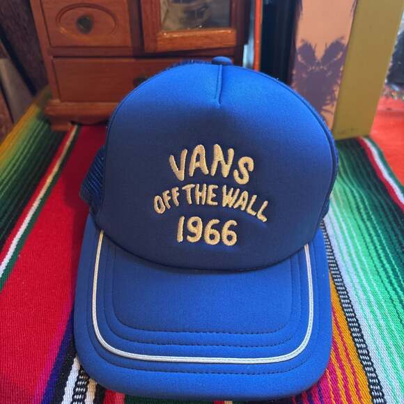 Vans Off The Wall Foam Mesh Snapback Trucker Hat - Picture 2 of 4